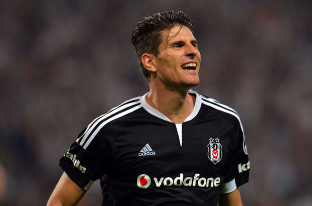 Pasların tek adresi Mario Gomez