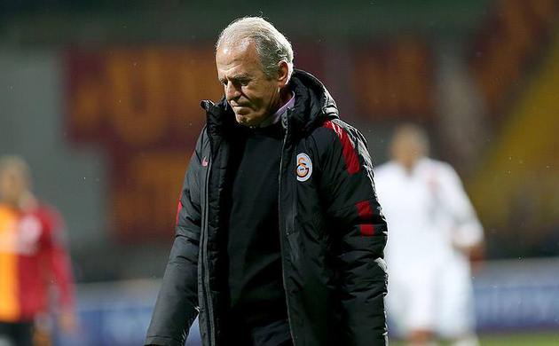 Mustafa Denizli'ye şok