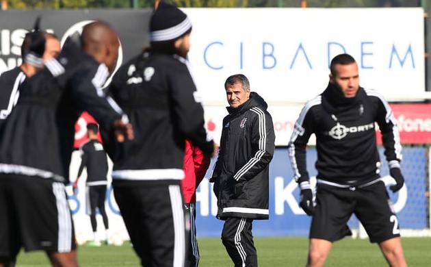 Beşiktaş derbi hazırlıklarına hız kesmeden devam ediyor