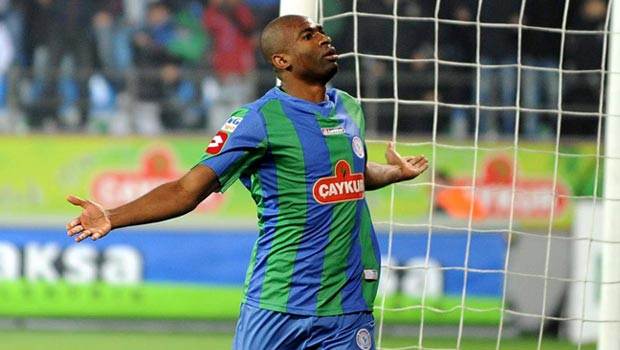 Kweuke, Çaykur Rizespor tarihine geçti - 1