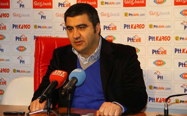 Ümit Özat istifa etti