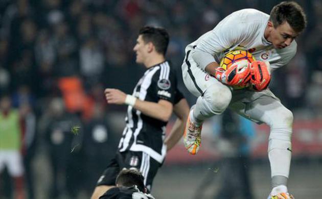 Maçın adamı Muslera