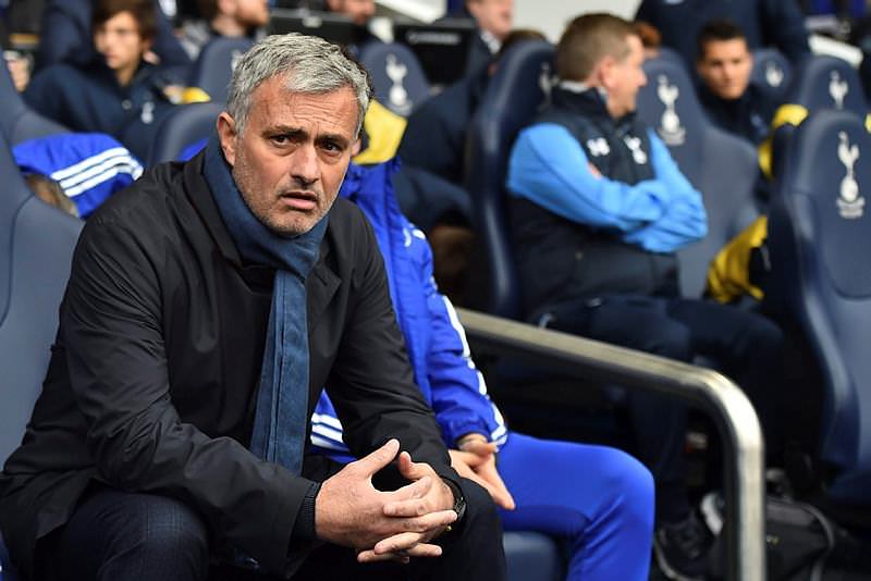 Chelsea'de Mourinho'nun geleceği tartışılıyor
