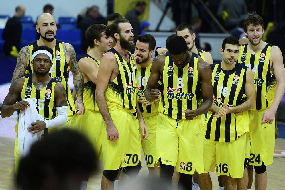 Fenerbahçe lider turladı