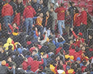 Taraftarın sabrı taştı