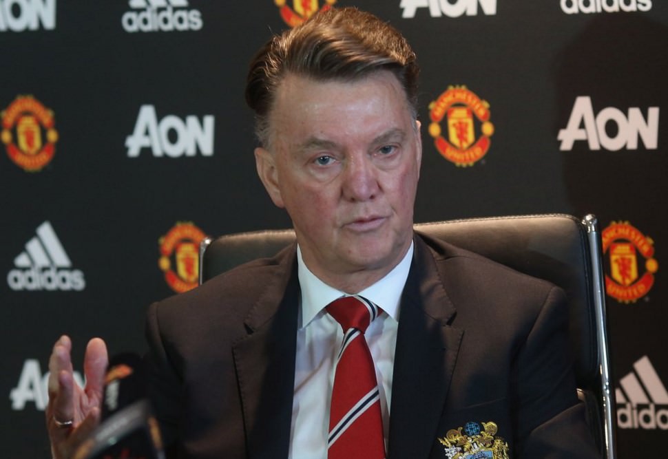Van Gaal basın toplantısında esti gürledi!