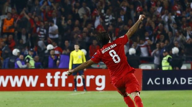 Selçuk İnan fark attı! - 1