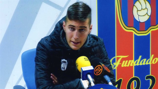 Attığı tweetler yüzünden Barça'dan kovuldu - 1