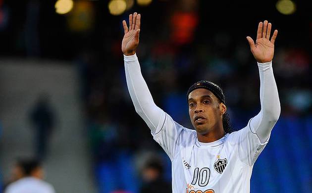 Ronaldinho transferi şaka çıktı