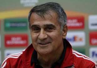 Şenol Güneş gazetecilere sordu: "Ne oldu transferler"