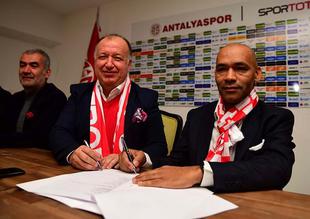 Antalyaspor, Morais'e emanet