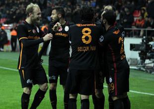 G.Saray'da 5 isim ceza sınırında