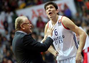Anadolu Efes deplasmanda kazanamıyor