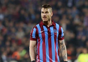 Bursaspor Trabzonspor'un forveti Deniz Yılmaz'ı kadrosuna kattı.