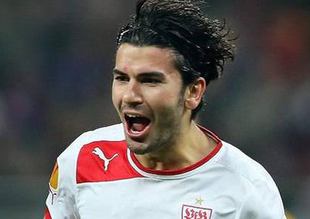 Serdar Bayrağımıza kayıtsız kalamadı