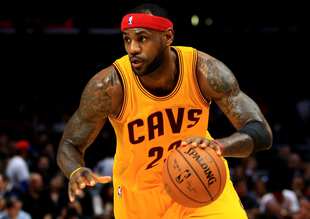 LeBron'dan 40'ıncı "triple-double"