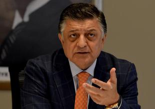 Yılmaz Vural yine şov yaptı