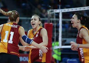 Galatasaray Avrupa'da yarı finali kovalıyor