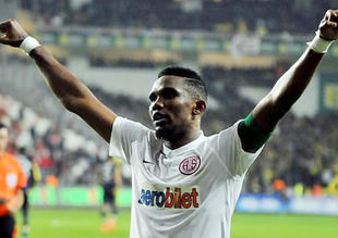 Eto'o'dan şanına yakışır performans