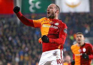 Çinliler 10'un peşinde