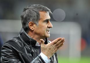Şenol Güneş ateş püskürdü