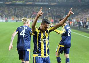 Fenerbahçe ezdi geçti