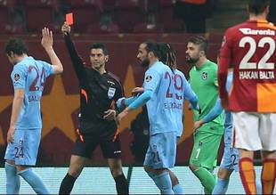 18 puan hakem kararlarıyla uçup gitti