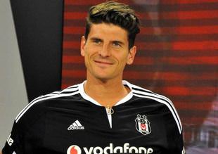 "Gomez, Beşiktaş'ta mutlu"