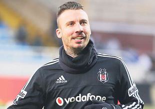 Alexis Delgado mutlu edemedi