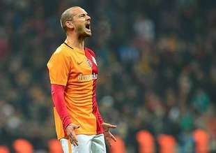 Wesley Sneijder: UEFA'dan gelen ceza üzücü