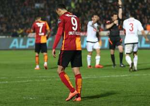 Galatasaray'a bir kötü haber daha!