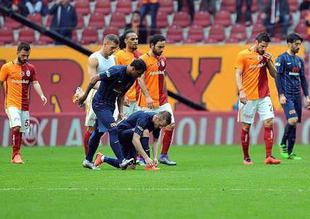 Cimbom kurtarıcısını arıyor