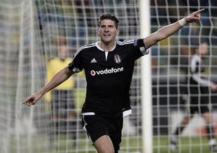 Mario Gomez Beşiktaş tarihine geçti