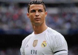 Ronaldo mahalle bağışladı