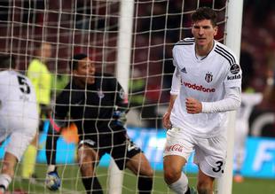 Mario Gomez Trabzonspor'u boş geçmedi