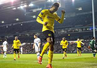 Dortmund ve Liverpool turladı