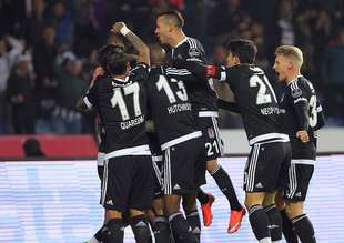 Kartal zirveyi bırakmadı