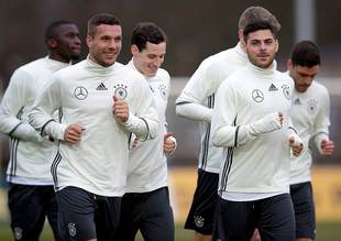 Lukas Podolski: Atarsam sevinirim