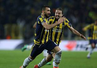 Fenerbahçe'de imzalar neden gecikti?