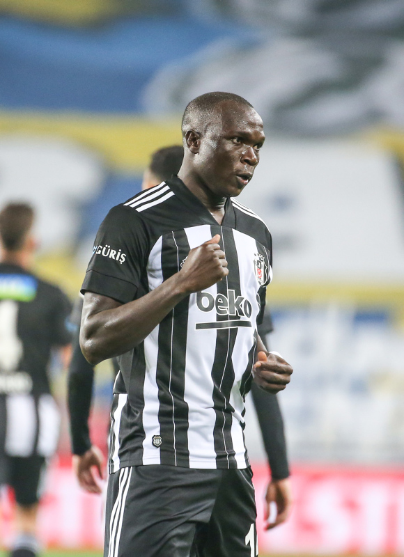 aSpor: Aboubakar saç baş yoldurdu! "Kronik sakat olan sağlık heyetiymiş"