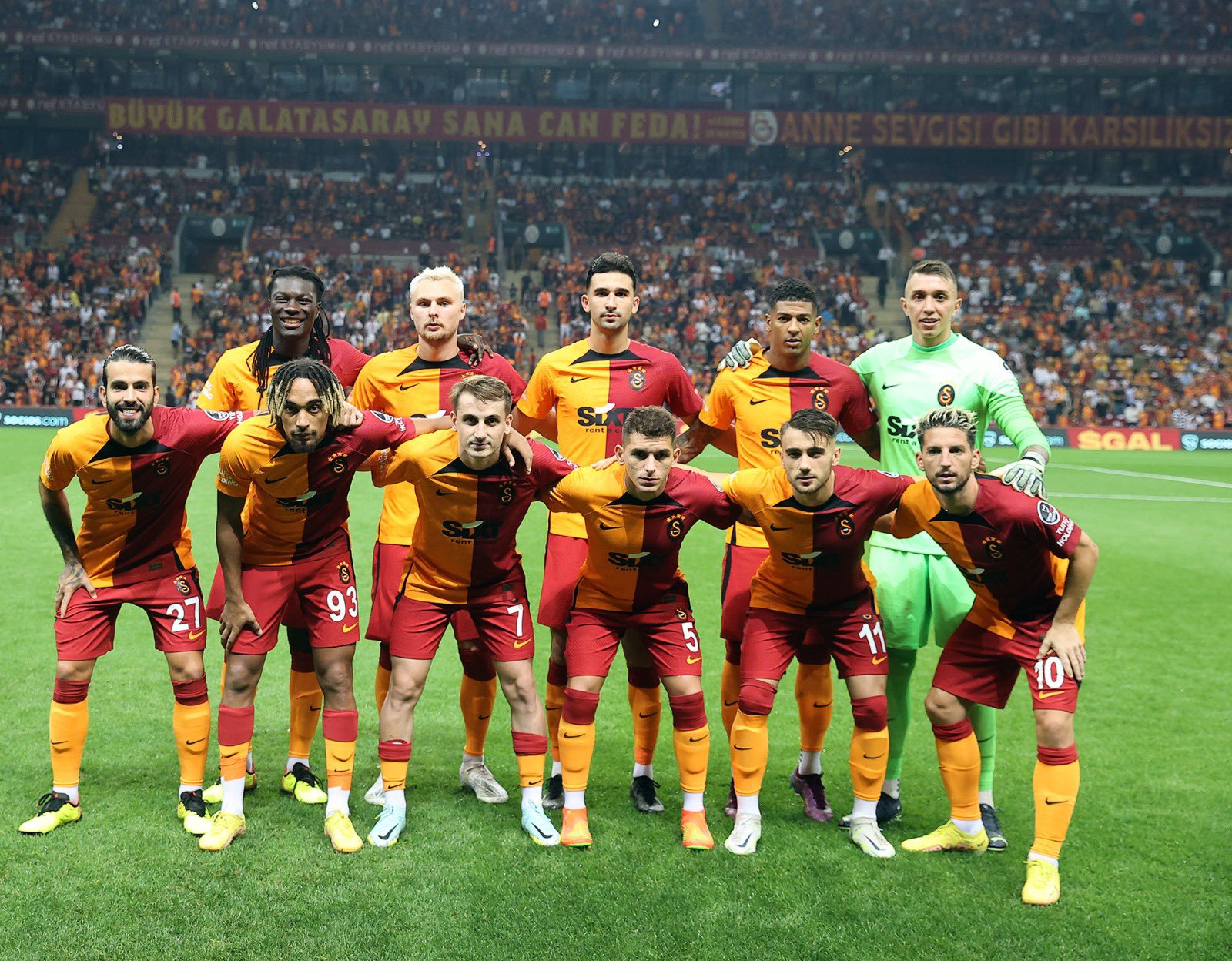 aSpor: Galatasaray 2022-2023 sezonu alternatif formasını tanıttı