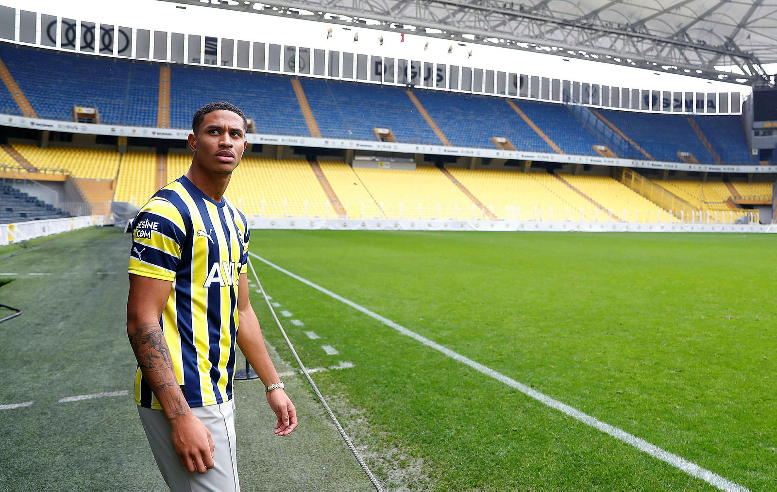 aSpor: Fenerbahçe UEFA'ya verdiği kadroda değişiklik yaptı! Samet Akaydin ve Jayden Oosterwolde