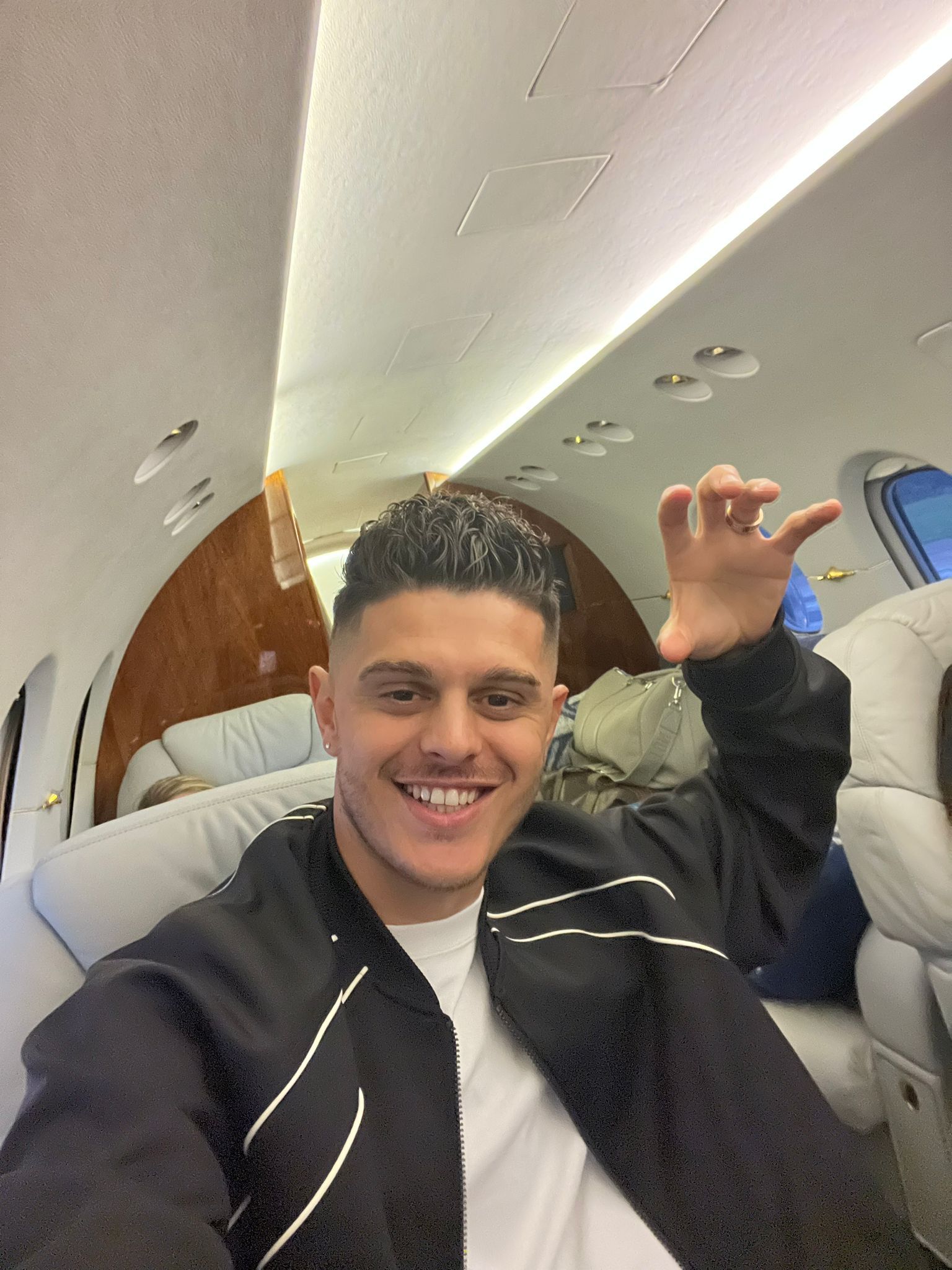 aSpor: Beşiktaş'ın yeni transferi Milot Rashica İstanbul'a geldi