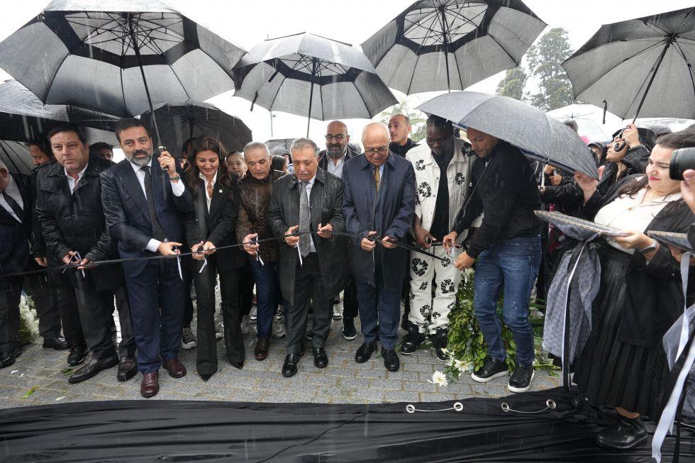aSpor: Beşiktaş'tan kartal heykeli açılışı