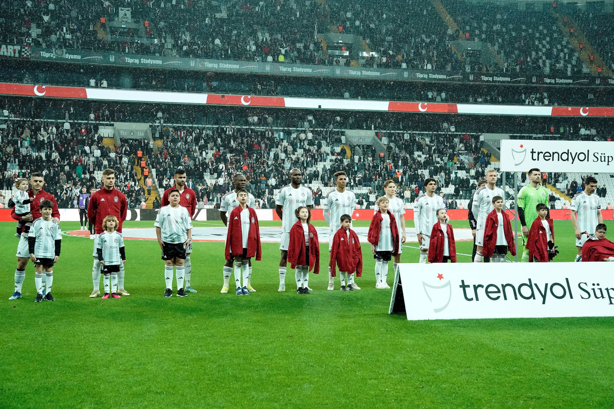 aSpor: Beşiktaş'ta o futbolcuların bileti kesildi