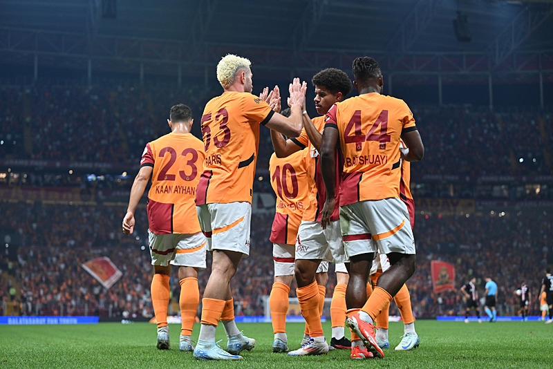 aSpor: Galatasaray 3-1 Gaziantep FK (MAÇ SONUCU - ÖZET) G.Saray derbiye lider gidecek