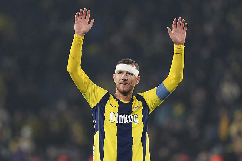 aSpor: Kaşı açılan Edin Dzeko'dan flaş açıklama! "Daha önce de yaşadım"