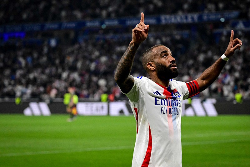 aSpor: Beşiktaş'tan Alexandre Lacazette bombası! Menajeri ile temasa geçildi