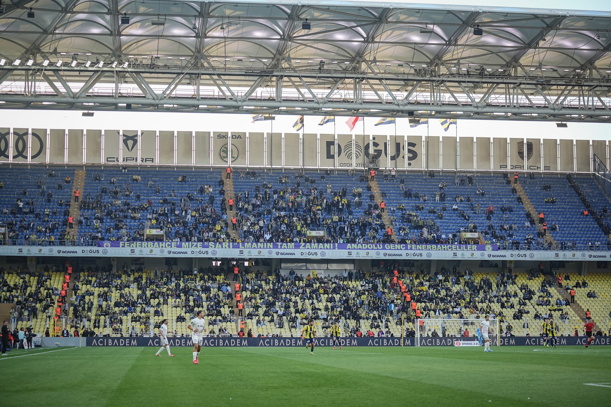 aSpor: Kadıköy'de tribünlerden büyük tepki! "Ali Koç istifa"