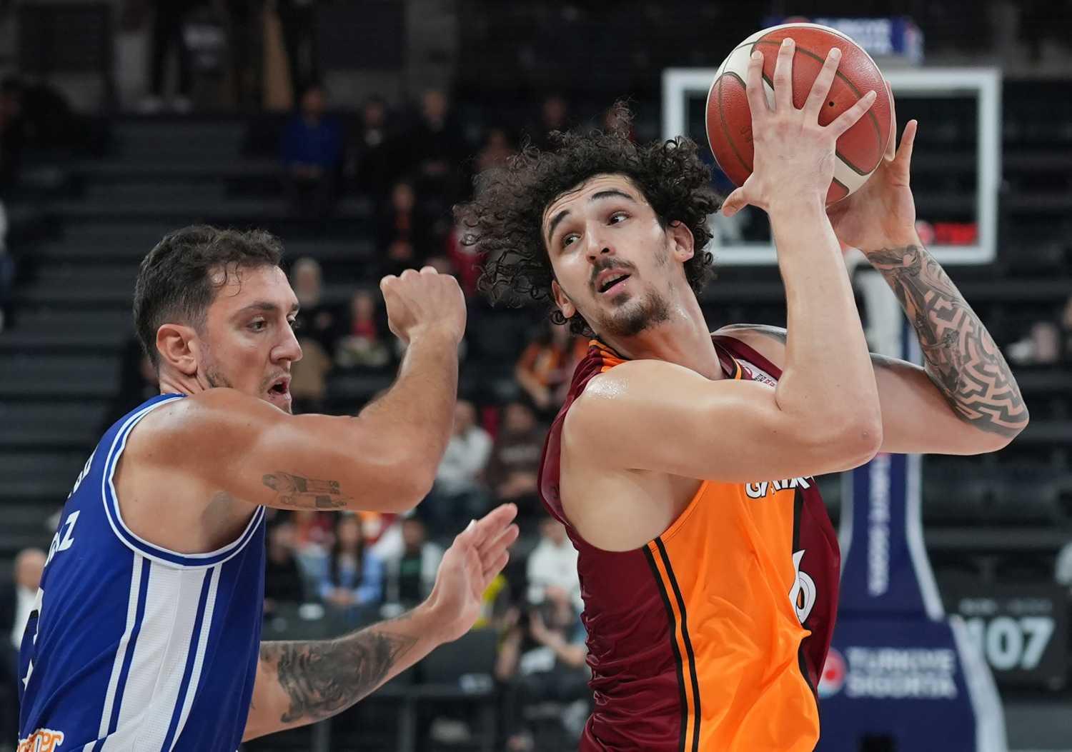 aSpor: Galatasaray Erkek Basketbol Takımı'nda Sadık Emir Kabaca ile yollar ayrıldı